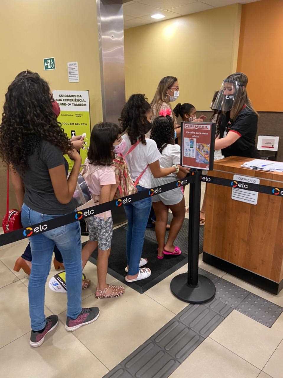 Camacã: Ação da Prefeitura leva alunos ao cinema em um dia inesquecível